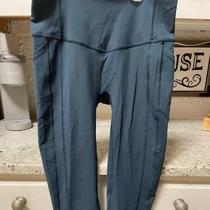 All the Right Place High- Rise crop 23